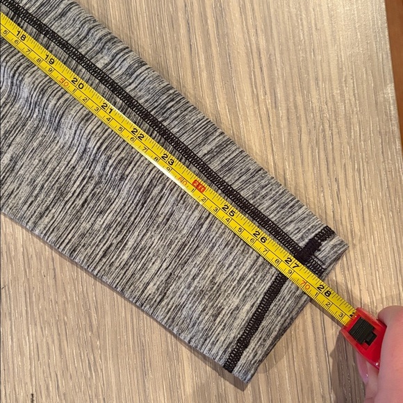 Aerie Chill Play Move Ombre Gray Leggings Size M 28” Inseam - Picture 7 of 8